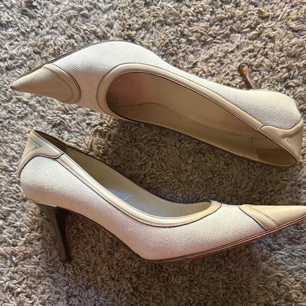 Authentic Gucci Women's Beige and Cream Canvas Pointed-Toe Heels